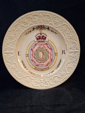 Elizabeth II Coronation Commemorative Crown Devon Plate